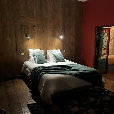 Mercier De Montigny - Les Chambres Du Beffroi - Spa Et Massage Fougères Exterior foto