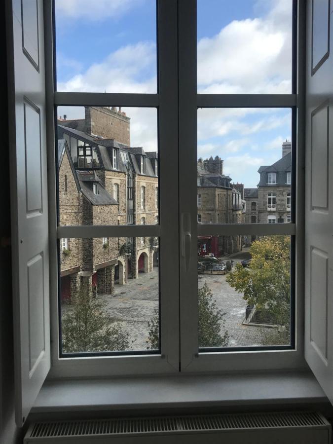 Mercier De Montigny - Les Chambres Du Beffroi - Spa Et Massage Fougères Exterior foto
